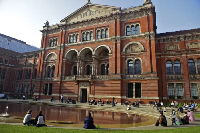 Framed Print : John Madejski Garden, Victoria and Albert Museum, South Kensington, London, England, United Kingdom, Europe Framed Print : John Madejski Garden, Victoria and Albert Museum, South Kensington, London, England, United Kingdom, Europe