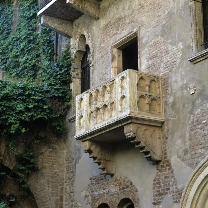 Framed Print : Juliets balcony, Verona, UNESCO World Heritage Site, Veneto, Italy, Europe Framed Print : Juliets balcony, Verona, UNESCO World Heritage Site, Veneto, Italy, Europe