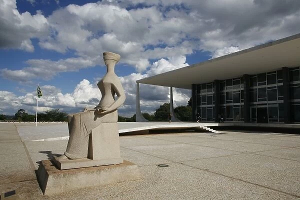 Justice sculpture in front of the Supremo Tribunal Federal (Supreme Federal Tribuna), Brasilia, UNESCO World Heritage Site, Brazil, South America