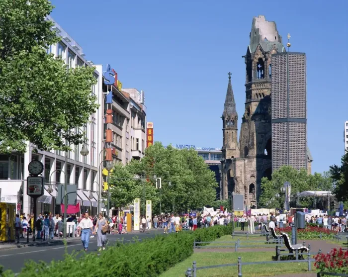 Framed Print : The Kaiser Wilhelm memorial church and the Kurfurstendam in Berlin Framed Print : The Kaiser Wilhelm memorial church and the Kurfurstendam in Berlin