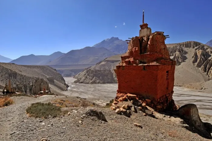 Framed Print : Kali Gandaki glacier valley and chorten (stupa), Mustang, Nepal, Asia Framed Print : Kali Gandaki glacier valley and chorten (stupa), Mustang, Nepal, Asia