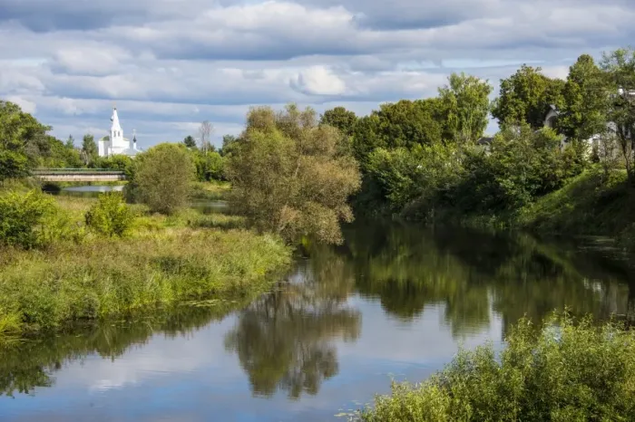 Framed Print : The Kamenka River flowing through Suzdal, Golden Ring, Russia, Europe Framed Print : The Kamenka River flowing through Suzdal, Golden Ring, Russia, Europe