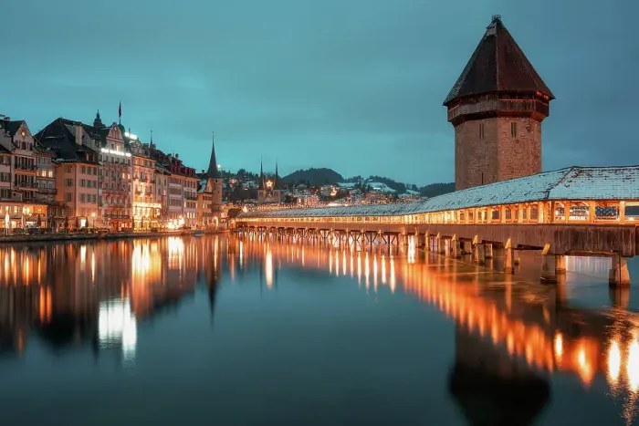Framed Print : Kapellbrucke (Chapel Bridge) in winter, wooden footbridge, Lucerne, Switzerland, Europe Framed Print : Kapellbrucke (Chapel Bridge) in winter, wooden footbridge, Lucerne, Switzerland, Europe