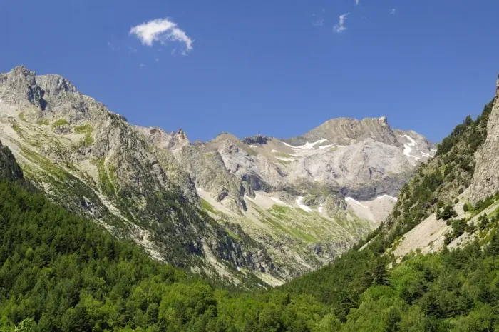 Framed Print : Karst limestone peaks within Ordesa and Monte Perdido National Park, Spanish Pyrenees, Huesca, Aragon, Spain, Europe Framed Print : Karst limestone peaks within Ordesa and Monte Perdido National Park, Spanish Pyrenees, Huesca, Aragon, Spain, Europe