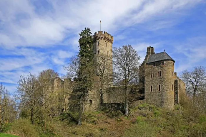 Framed Print : Kasselburg Castle near Pelm, Eifel, Rhineland-Palatinate, Germany, Europe Framed Print : Kasselburg Castle near Pelm, Eifel, Rhineland-Palatinate, Germany, Europe