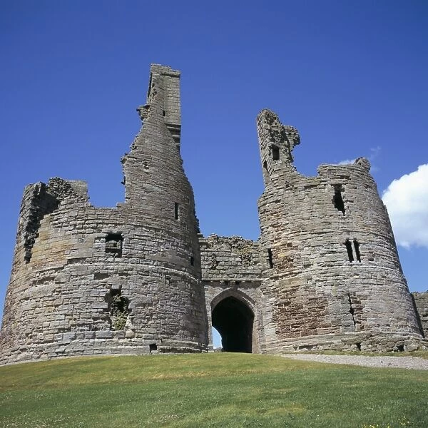 The keep, Dunstanburgh Castle, Northumberland, England, United Kingdom, Europe