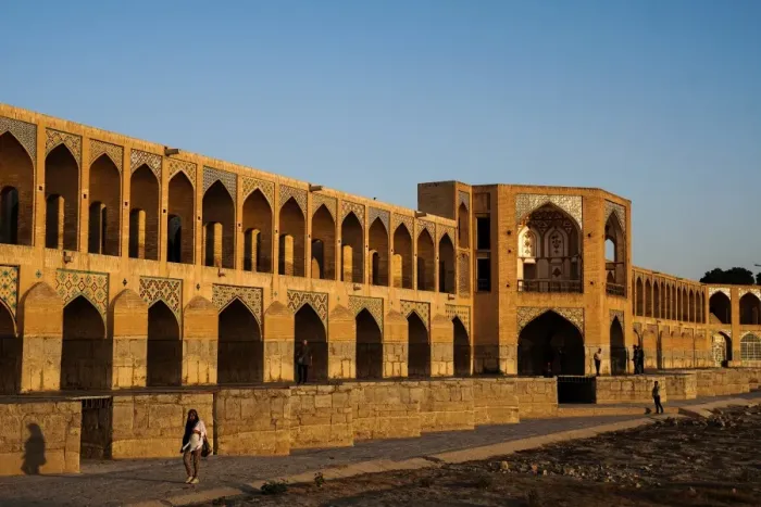 Framed Print : Khajo Bridge built by Shah Abbas in around 1650, a favourite place for young people to meet Framed Print : Khajo Bridge built by Shah Abbas in around 1650, a favourite place for young people to meet