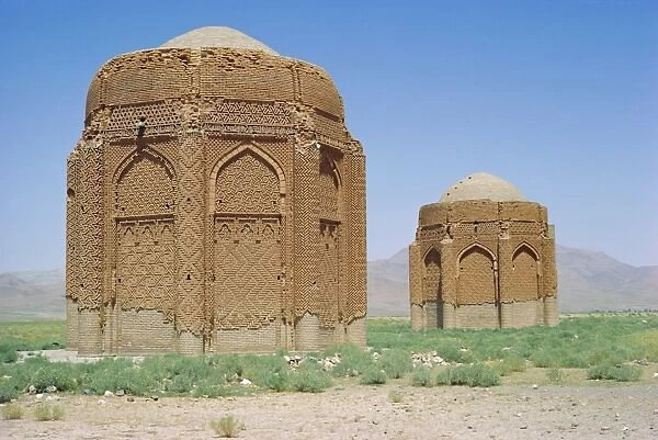 Kharraccum tomb towers