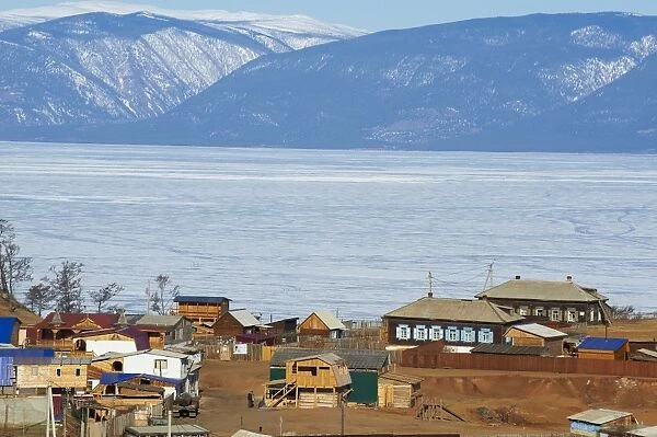 Khoujir, Maloe More (Little Sea), frozen lake during winter, Olkhon island, Lake Baikal, UNESCO World Heritage Site. Irkutsk Oblast, Siberia, Russia, Eurasia