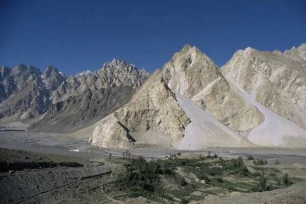 Khunjerbad Pass
