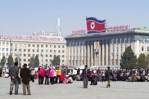 Kim Il Sung Square, Pyongyang, Democratic Peoples Republic of Korea (DPRK), North Korea, Asia