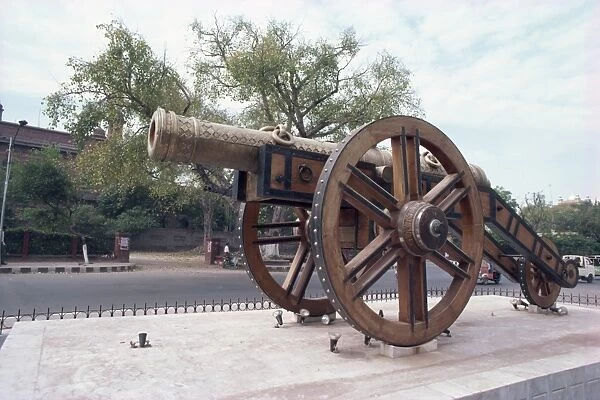 Kims gun, an old siege cannon outside the City Museum in Lahore
