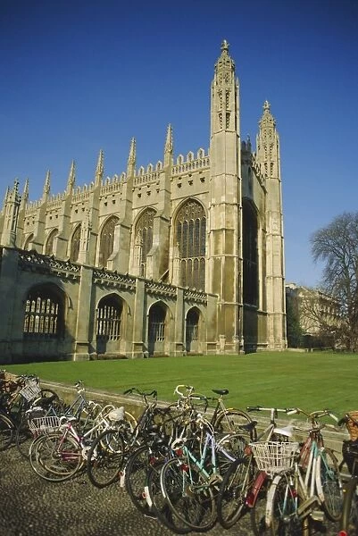Kings College with bicycles in the foreground, Cambridge, Cambridgeshire, England, UK