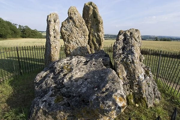 The Kings Men, part of the complex near the Rollright Stones, the Neolithic standing stone circle, dating from around 2500BC, on the Oxfordshire Warwickshire border, England, United Kingdom, Europe