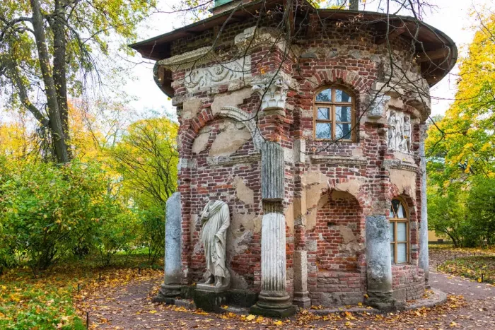 Framed Print : The Kitchen Ruin pavilion by Giacomo Quarenghi in the Catherine Park Framed Print : The Kitchen Ruin pavilion by Giacomo Quarenghi in the Catherine Park