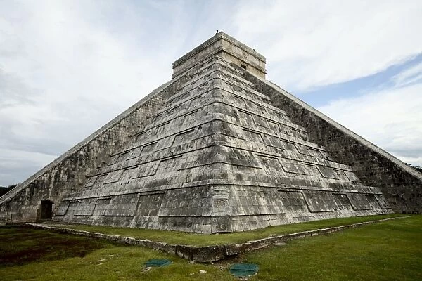 Kukulkan Pyramid, Mesoamerican step pyramid nicknamed El Castillo, Chichen Itza