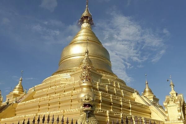 The Kuthodaw Pagoda, Mandalay city, Mandalay Division, Republic of the Union of Myanmar (Burma), Asia
