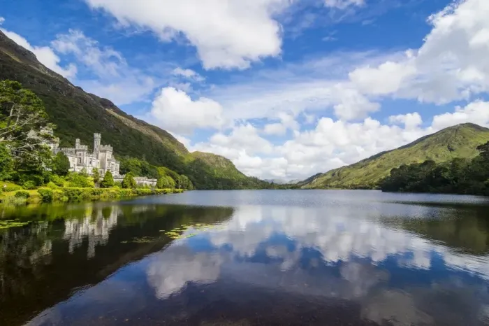 Framed Print : Kylemore Abbey on the Pollacapall Lough, Connemara National Park, County Galway, Connacht Framed Print : Kylemore Abbey on the Pollacapall Lough, Connemara National Park, County Galway, Connacht