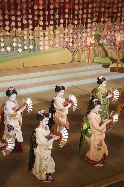 Kyo Odori spring dance theatre