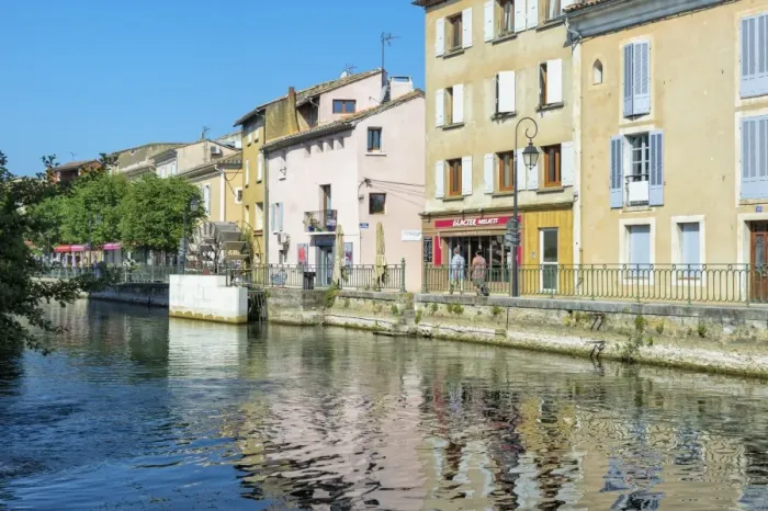 Framed Print : L Isle sur la Sorgue, Vaucluse, Provence Alpes Cote d Azur region, France, Europe