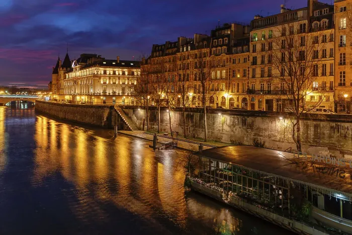 Framed Print : La Conciergerie at Seine River, Ile de la Cite, Ile Saint-Louis, Paris, Ile de France, France, Europe Framed Print : La Conciergerie at Seine River, Ile de la Cite, Ile Saint-Louis, Paris, Ile de France, France, Europe