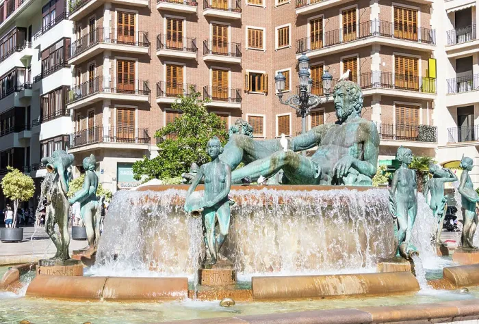 Framed Print : La Fuente del Turia, water fountain and statues in commemoration of the Turia River, Plaza de la Virgen, Valencia, Spain, Europe Framed Print : La Fuente del Turia, water fountain and statues in commemoration of the Turia River, Plaza de la Virgen, Valencia, Spain, Europe