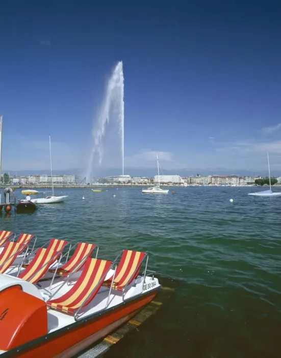 Framed Print : Lac Leman with water jet in lake Framed Print : Lac Leman with water jet in lake