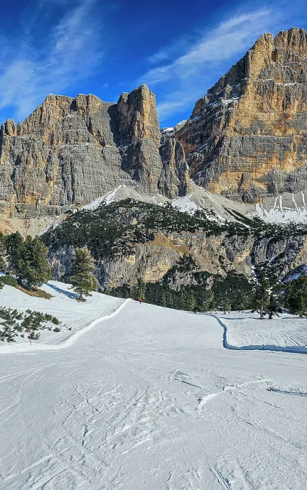 Framed Print : Lagazuoi mountain ski slope, Dolomites, Italy Framed Print : Lagazuoi mountain ski slope, Dolomites, Italy