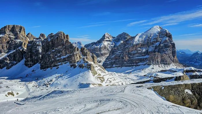 Framed Print : Lagazuoi mountain ski slope, Dolomites, Italy Framed Print : Lagazuoi mountain ski slope, Dolomites, Italy