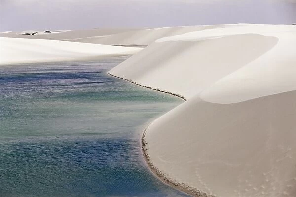 Lagoa Azul (Blue Lagoon) and sand dunes, Parque Nacional dos Lencois Maranhenses