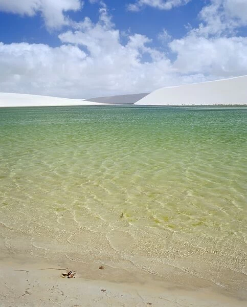 Lagoa Azul (Blue lagoon) and sand dunes, Parque Nacional dos Lencois Maranhenses
