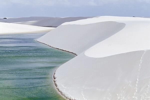 Lagoa Azul (Blue lagoon) and sandy dunes at Parque Nacional dos Lencois Maranhenses