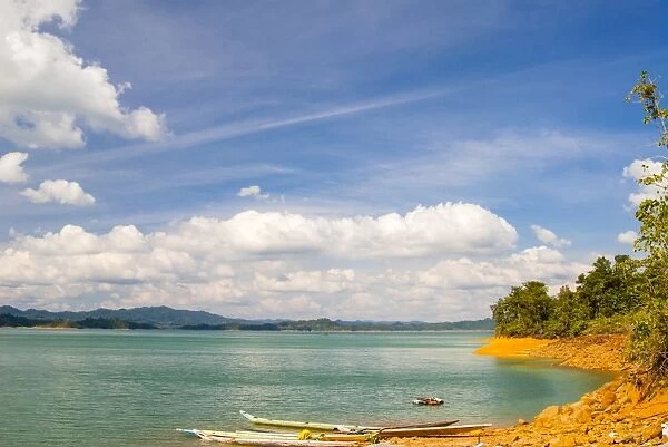 Lake Batang Ai, Batang Ai National Park, Sarawak, Malaysian Borneo, Malaysia, Southeast Asia, Asia