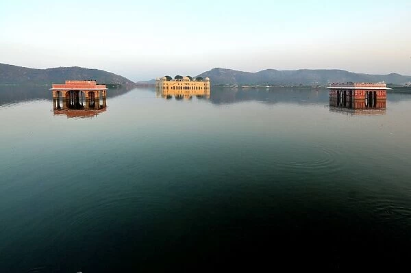 Lake and Palace on Ambers road, Jaipur, Rajasthan, India, Asia