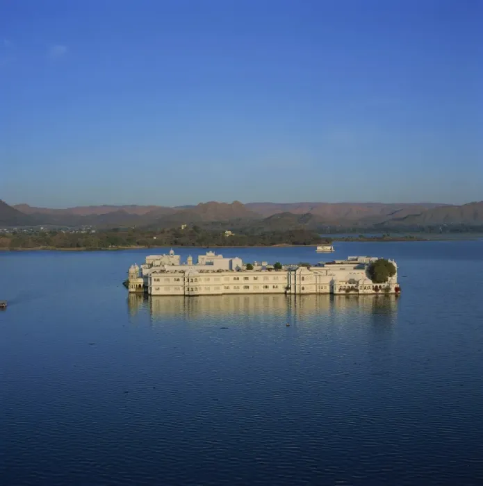Framed Print : Lake Palace at sunrise, Udaipur, Rajasthan state, India, Asia Framed Print : Lake Palace at sunrise, Udaipur, Rajasthan state, India, Asia