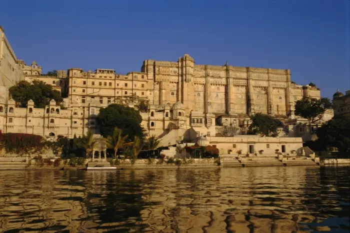 Framed Print : Lake Pichola and the City Palace Framed Print : Lake Pichola and the City Palace