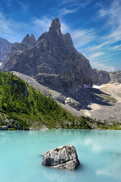 Lake Sorapis and Mount Sorapis, Veneto, Dolomites, Italy, Europe