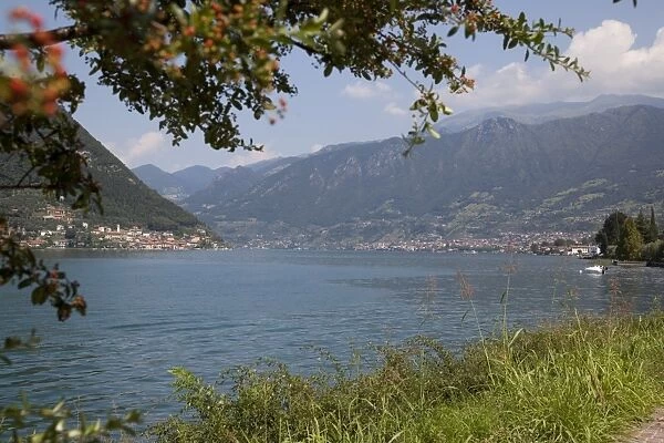 Lakeside near Sulzano, Lake Iseo, Lombardy, Italian Lakes, Italy, Europe