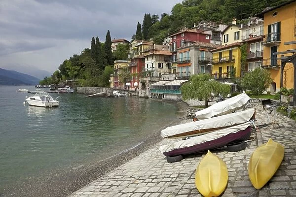 Lakeside view of the medieval village of Varenna, Lake Como, Lombardy, Italian Lakes, Italy, Europe