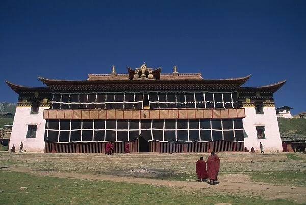 Lamas in front of the monastery at Langmusi in Gansu Province, China, Asia