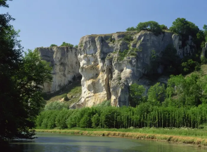 Framed Print : Landscape of cliffs above the River Yonne near Mery-sur-Yonne, in Burgundy Framed Print : Landscape of cliffs above the River Yonne near Mery-sur-Yonne, in Burgundy