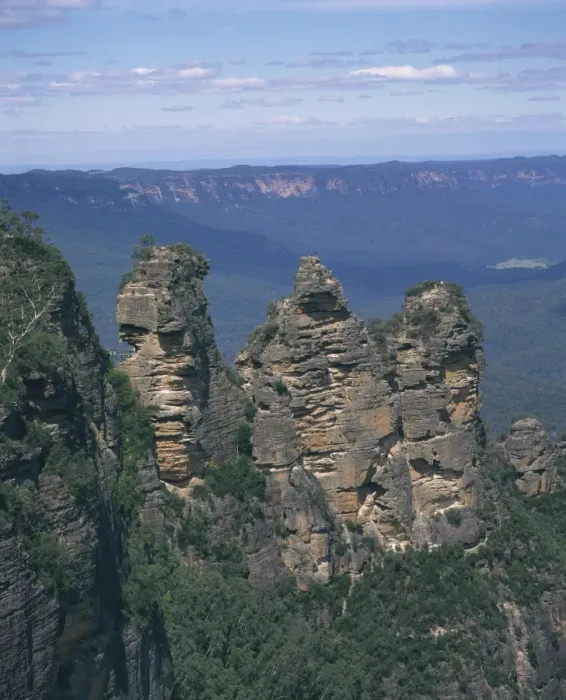 Framed Print : Landscape of the Three Sisters rock formations in the Blue Mountains at Katoomba Framed Print : Landscape of the Three Sisters rock formations in the Blue Mountains at Katoomba