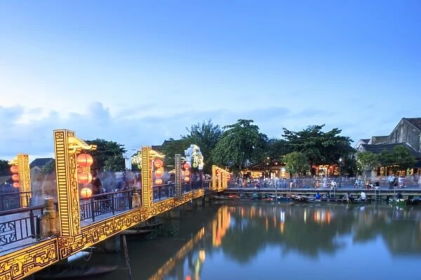 The Lantern Bridge over the Thu Bon River in the historic centre, Hoi An, UNESCO