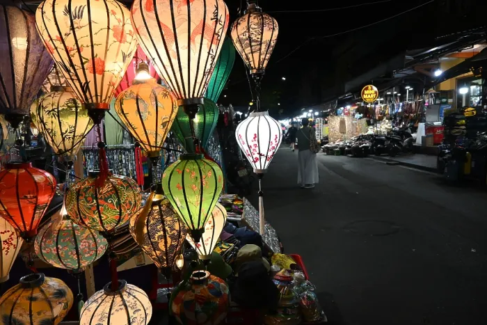 Framed Print : Lanterns in the food market at night, Vietnam Framed Print : Lanterns in the food market at night, Vietnam