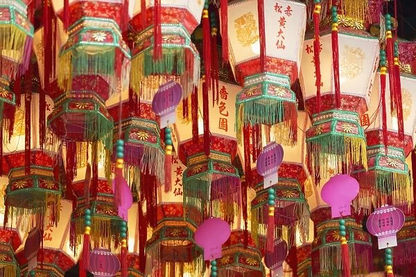 Lanterns at Wong Tai Sin Temple, Wong Tai Sin, Kowloon, Hong Kong, China, Asia