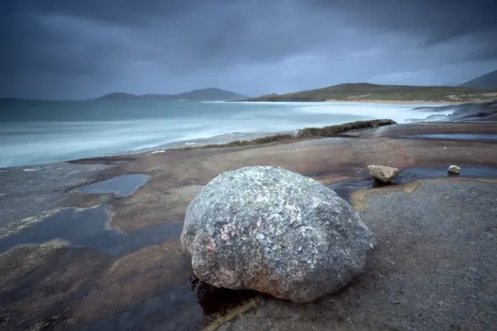 Framed Print : Large erratic boulder on the rocky coastline at Scarista with a view over the sand towards the hills of Taransay, Scarista, Isle of Harris, Outer Hebrides, Scotland, United Kingdom, Europe Framed Print : Large erratic boulder on the rocky coastline at Scarista with a view over the sand towards the hills of Taransay, Scarista, Isle of Harris, Outer Hebrides, Scotland, United Kingdom, Europe