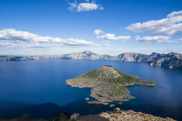 Framed Print : Late afternoon light on the Crater Lake of the Crater Lake National Park, Oregon, United States of America, North America Framed Print : Late afternoon light on the Crater Lake of the Crater Lake National Park, Oregon, United States of America, North America