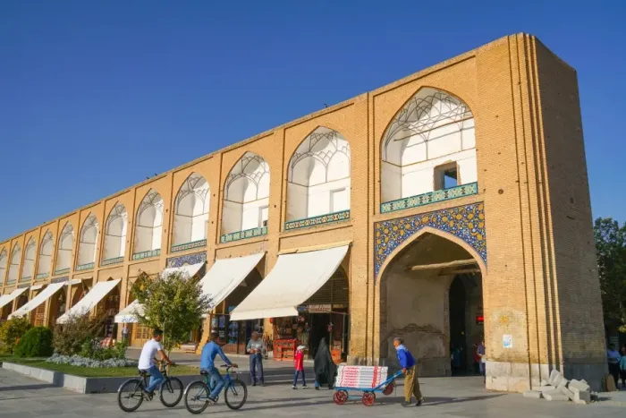 Framed Print : Late afternoon at the shops on Naqsh-e Jahan (Imam) Square, Isfahan, Iran, Middle East Framed Print : Late afternoon at the shops on Naqsh-e Jahan (Imam) Square, Isfahan, Iran, Middle East