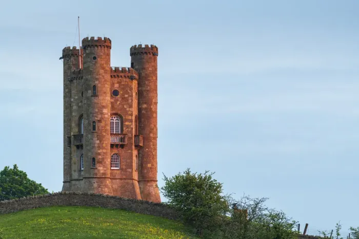 Framed Print : Late evening sunlight on Broadway Tower in the Cotswolds in spring, Gloucestershire Framed Print : Late evening sunlight on Broadway Tower in the Cotswolds in spring, Gloucestershire
