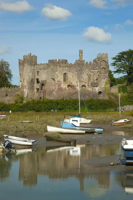 Framed Print : Laugharne Castle, Carmarthenshire, Wales, United Kingdom, Europe Framed Print : Laugharne Castle, Carmarthenshire, Wales, United Kingdom, Europe